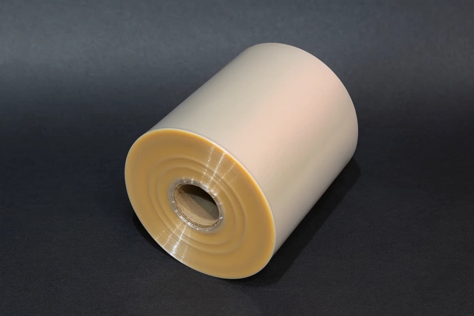 Bobine de film plastique transparent
